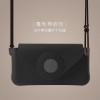 極簡黑色款手機斜背包，全件環保矽膠材質，保護手機還防潑水