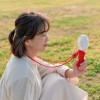 紅色頸掛電風扇，變換成手持風扇也是超方便，炎炎夏日不怕流汗滿身