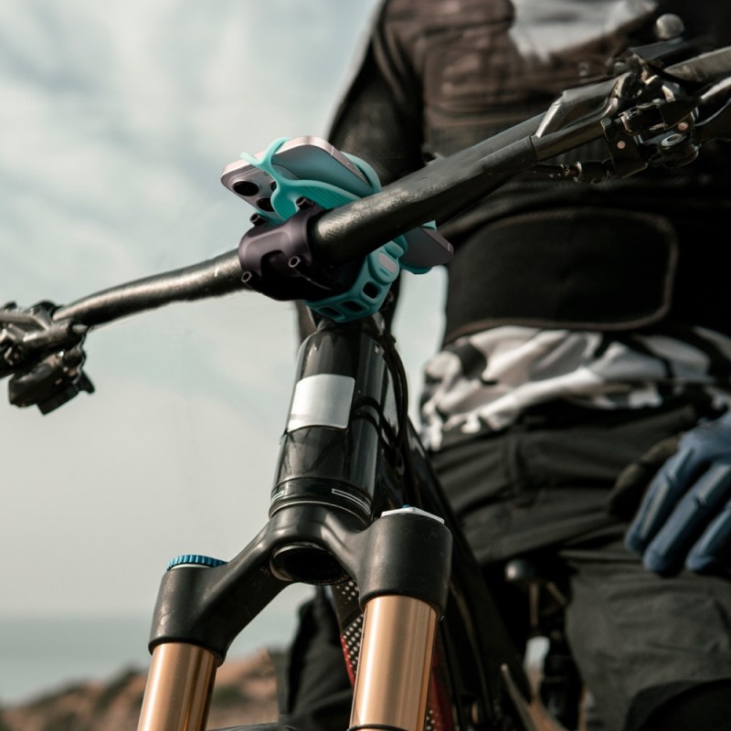 單車手機綁5 Pro ，新一代結構設計，讓手機更穩固安全的固定在單車龍頭上，底座增強高鏤空設計，更有效分散路面震動。