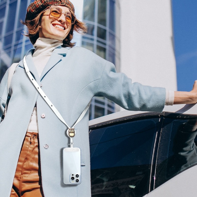 日常手機不離身的最佳配戴，城市通勤或戶外休閒時皆適宜