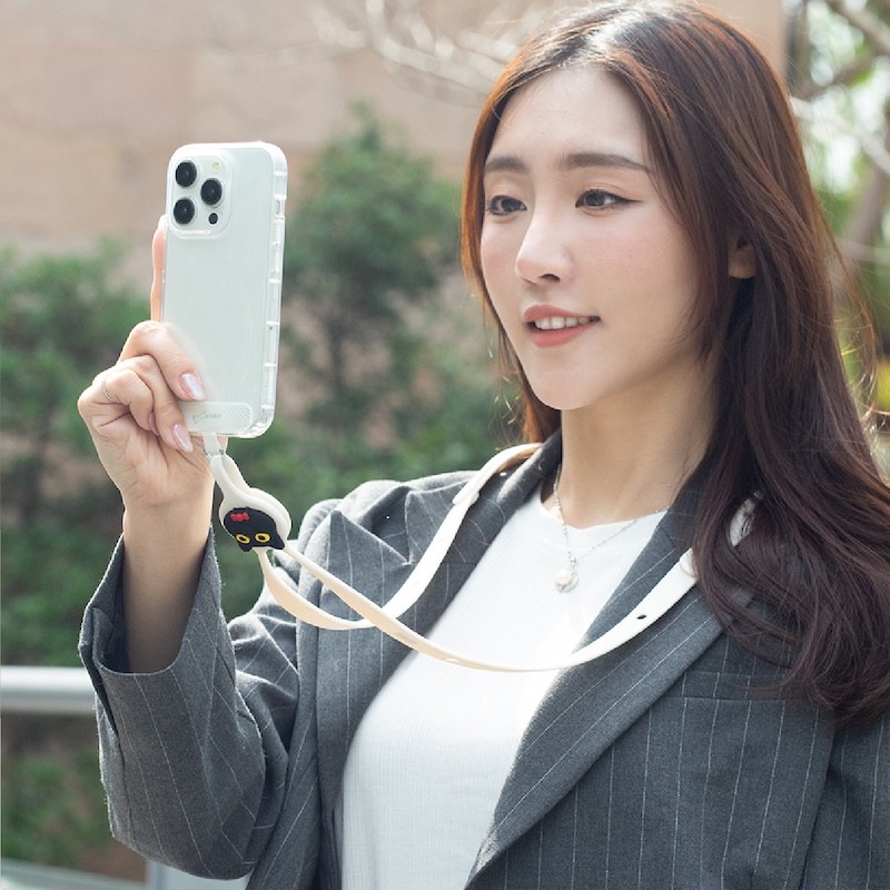 日常手機不離身的最佳配戴，城市通勤或戶外休閒時皆適宜