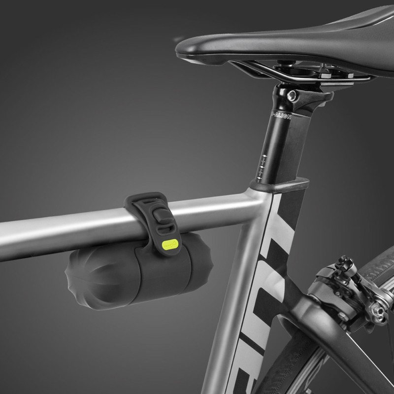 蹦克獨家快拆彈性綁帶設計，無須其他工具，能快速綁附於直徑22~50 mm車管