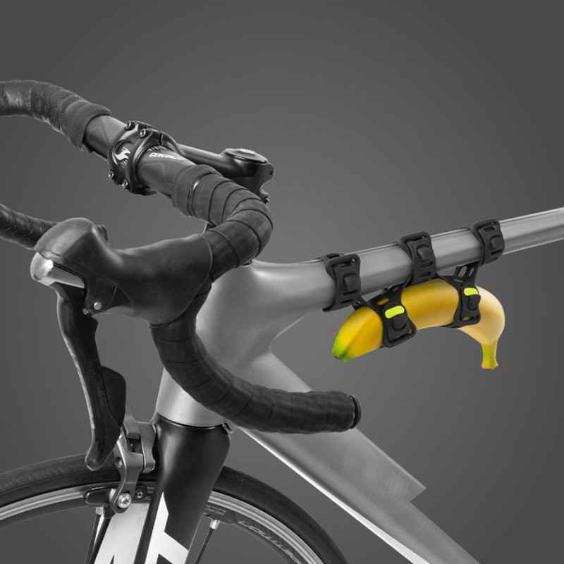 在單車上可綁附攜帶香蕉、內胎、氮氣瓶、挖胎棒、水壺、工具包、行動電源、藍芽喇叭、防風外套、雨傘、隨身包包