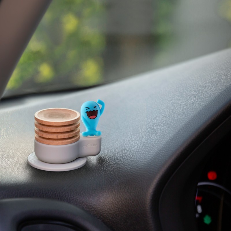 Bone迷你公仔擴香台-寶可夢授權系列，可重複黏貼、任意位置隨心變換，寶可夢可愛公仔謎擬Q、果然翁帶給你開車好心情！Bone迷你公仔擴香台推薦給熱愛香氛的你！