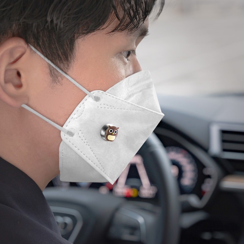 可以多用途的香氛夾，車上擴香可以馬上轉換隨身口罩精油香氛磁扣，緩解戴口罩時的窒息感與口氣異味