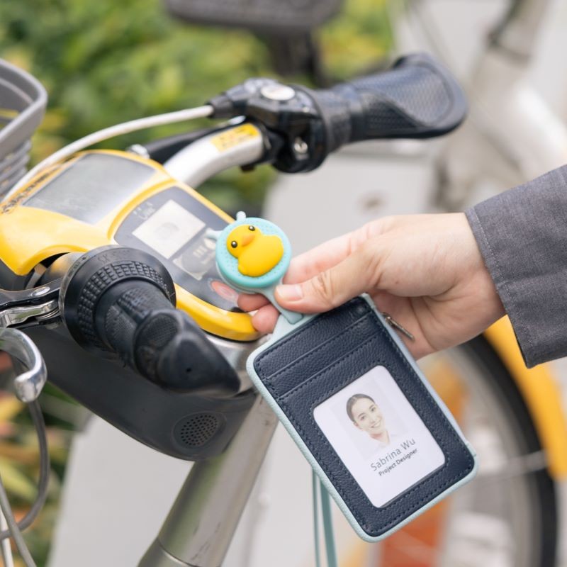 頸掛識別證套-真皮黑-感應逗扣(一卡通)