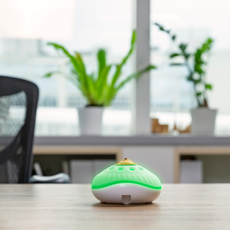 小巧設計自由移動香氛燈，適用客廳舒緩放鬆、房間舒眠減壓、辦公空間集中精神、車內提振精神祛除異味