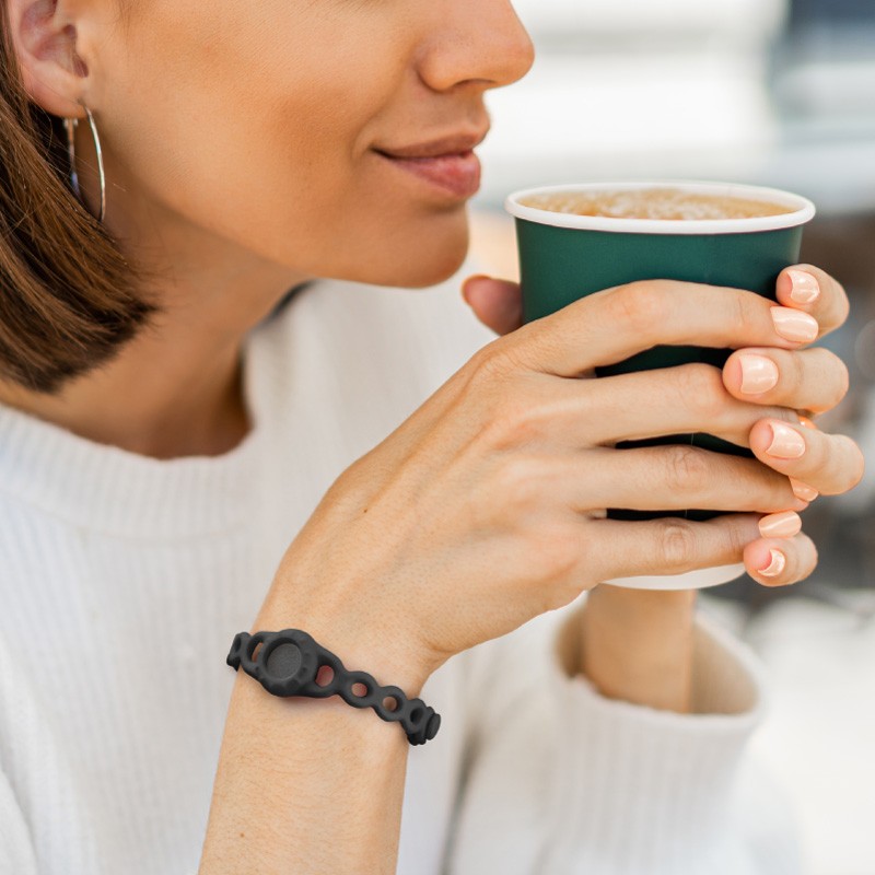 香氛環輕便易攜戴，變身為香水配飾，香氣縈繞的時尚感和個性化，增加個人魅力和氣質讓香氣戴著走