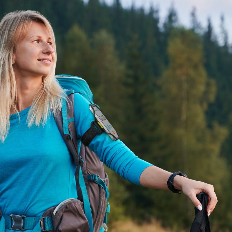 一體式的矽膠綁環，更服貼手臂弧度，舒適親膚貼合度更提升，磁吸的綁接系統，更快速拆裝使用